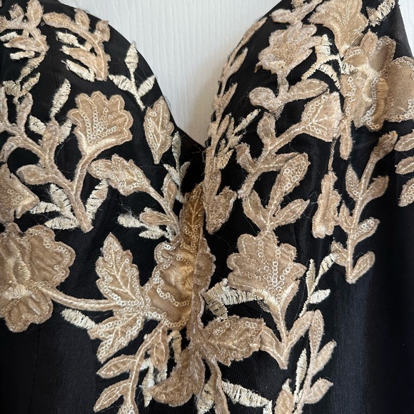 Jovani size 6 off the shoulder embellished gown - Picture 4 of 8